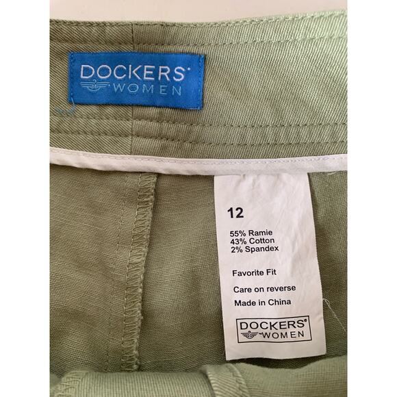 Dockers skort women's size 12 green euc "favorite fit" - Picture 2 of 7